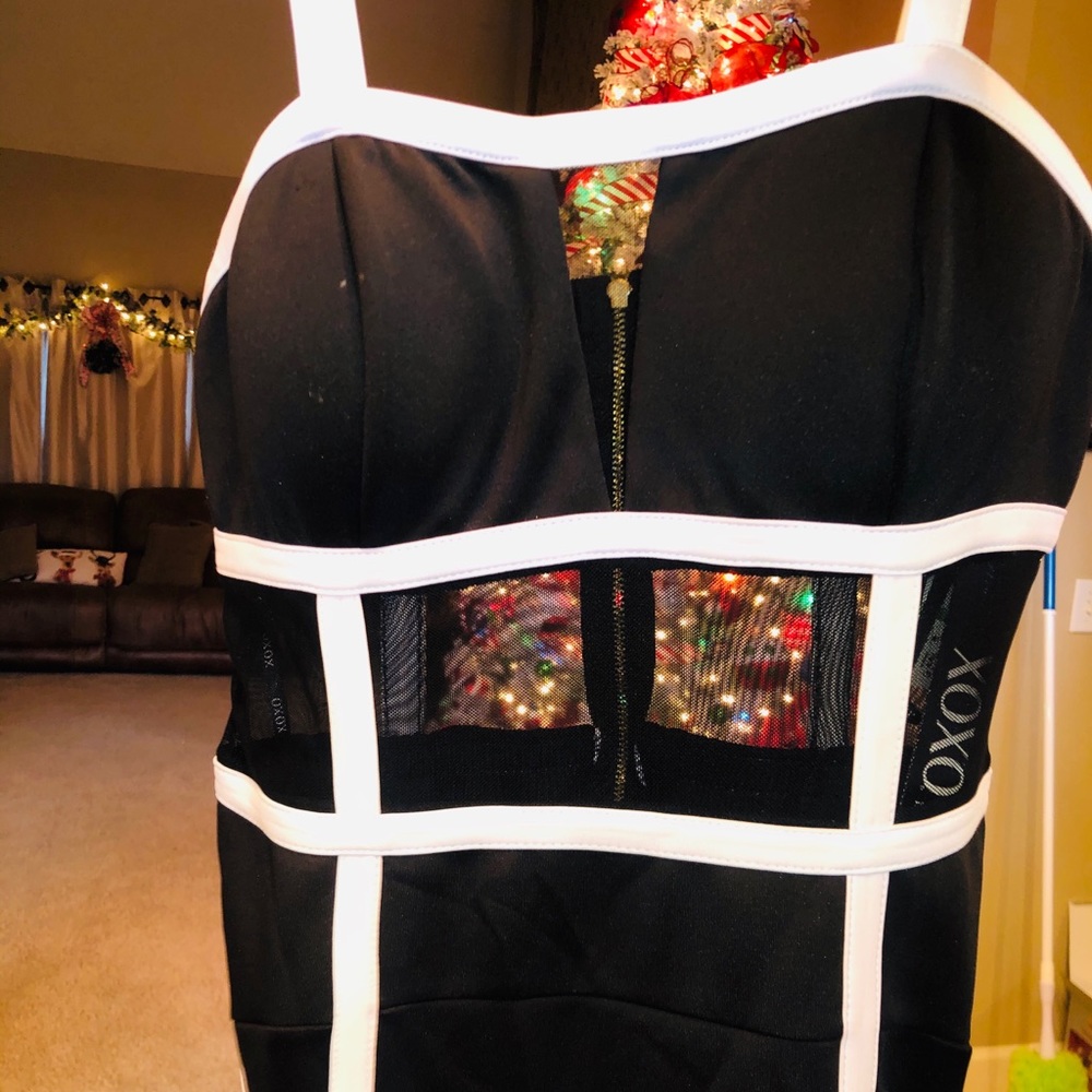 Black Dress, See Through Middle. Size L NWT